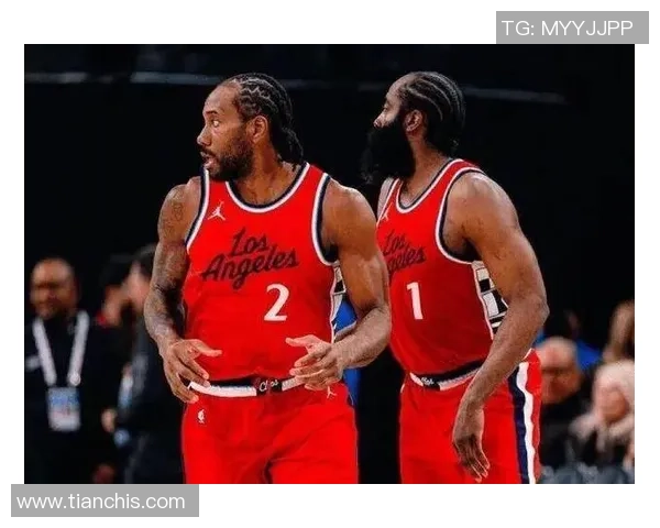 快船张狂补强现在倒数第三，伦纳德摆烂了，哈登甩手了，保罗认命了